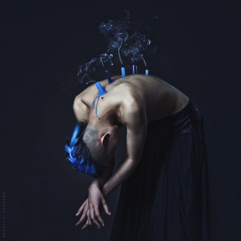 dragon, candles,pain, death, extinction, ribs, bones, blue, candle, smoke, hopelessness, mohawk Угасание фото превью