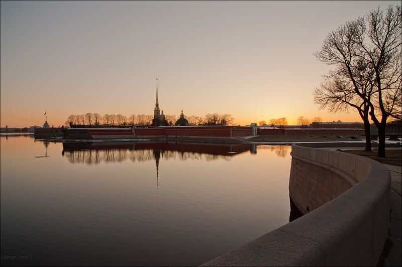 Весенним вечером на Петроградской стороне. фото превью
