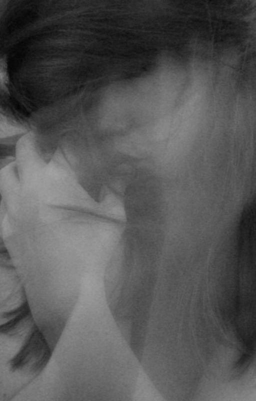 Игра в две руки фото превью