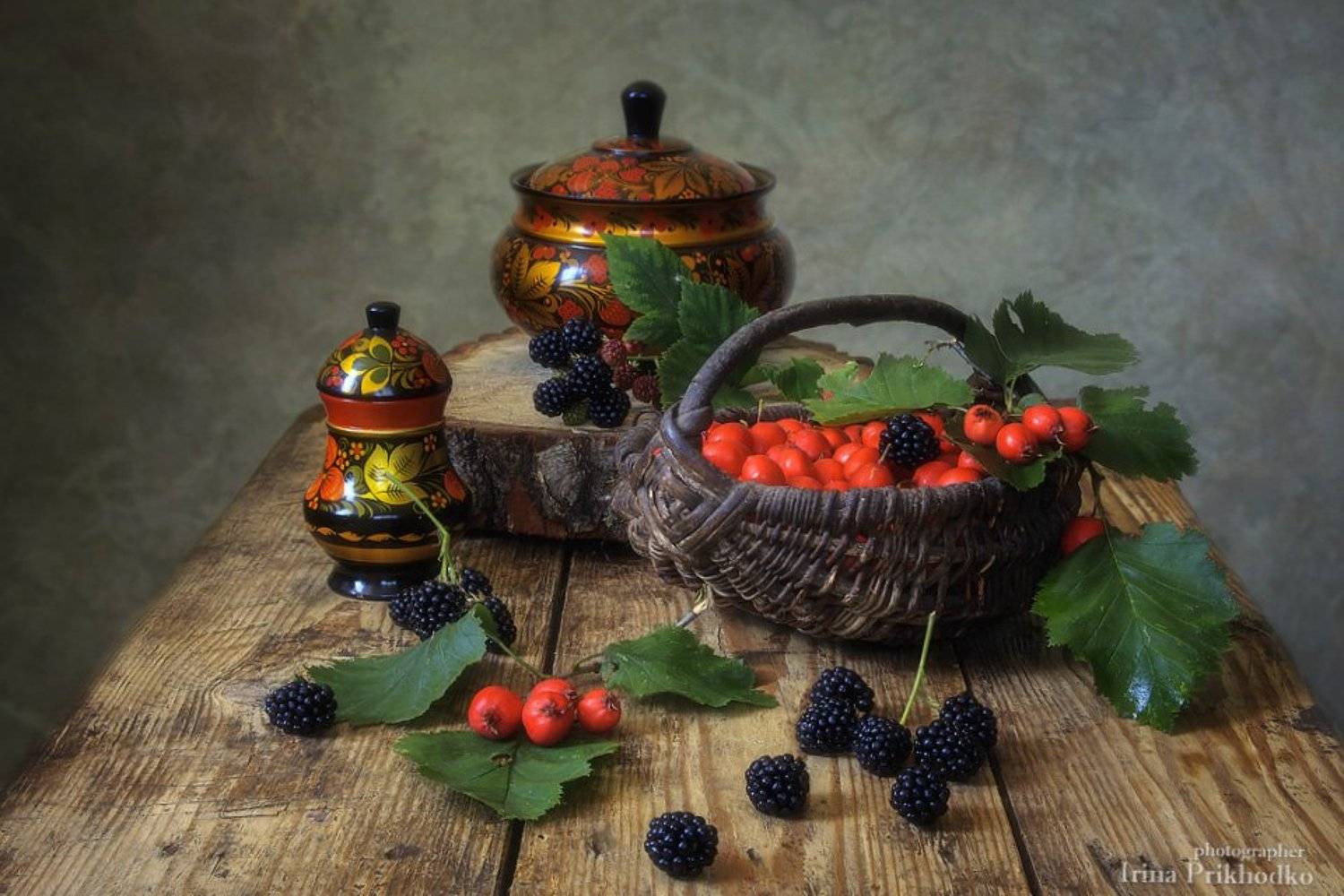 натюрморт, деревенский стиль, хохлома, ежевика, боярышник, август, Ирина Приходько