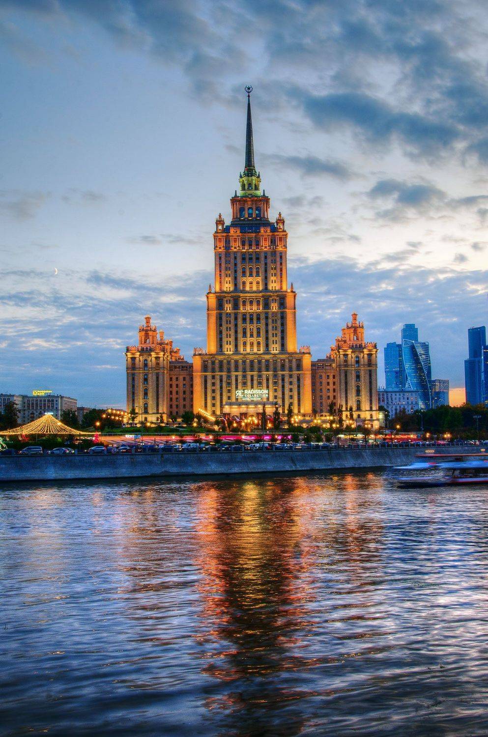 город, пейзаж, цвет, красота, ностальгия, дома, улицы, дворы, дороги, светофоры, мечты, витрины, Serguei Boukarev