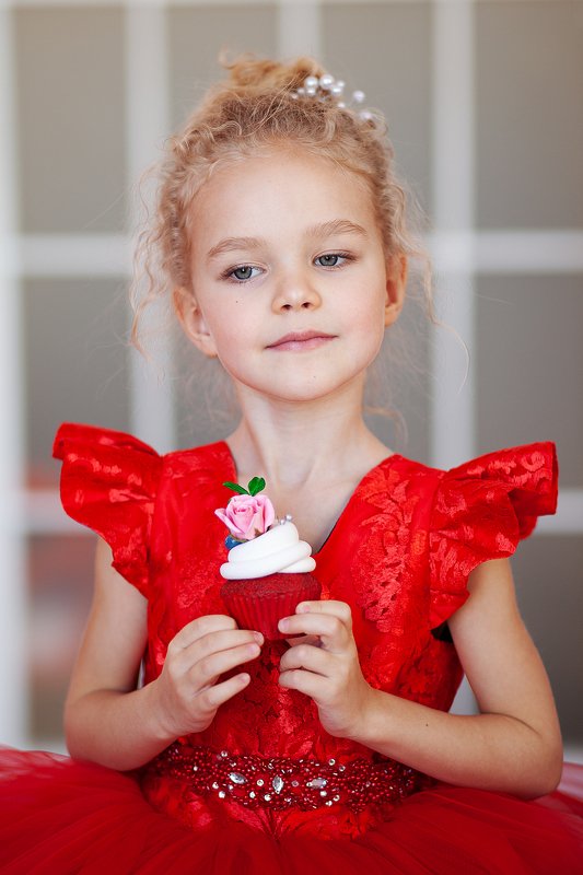 #фото #фотография #детскаяотография #красныйцвет #девочка #детскоефото #платье Николь фото превью