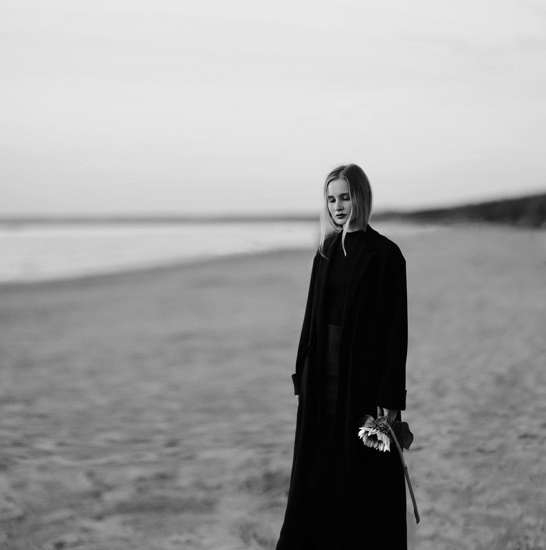 море, чб, пляж, портрет Август фото превью