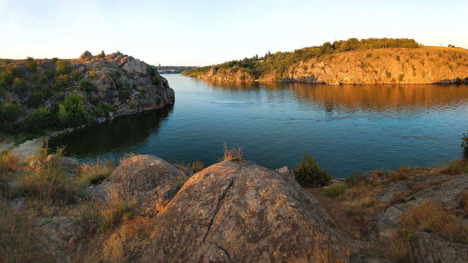 вечер,скалы,берег,пейзаж,панорама,река,вода,река днепр,свет,landscape, Сергей Богачёв