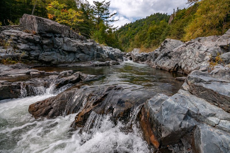 Nature, River, Waterfall, Stream, Water, Forest, Scenics, Outdoors, Landscape, Mountain, Rock - Object, Tree, Beauty In Nature, Flowing Water, Rapid, Autumn, Flowing, Travel, Green Color, Summer Голубые пороги фото превью