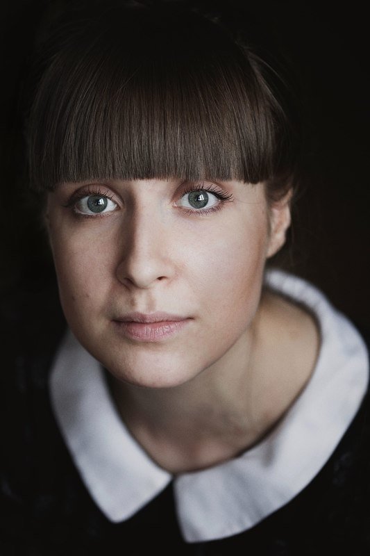 женский портрет, портрет, глаза, взгляд, добро, спокойствие, воротник Аня фото превью