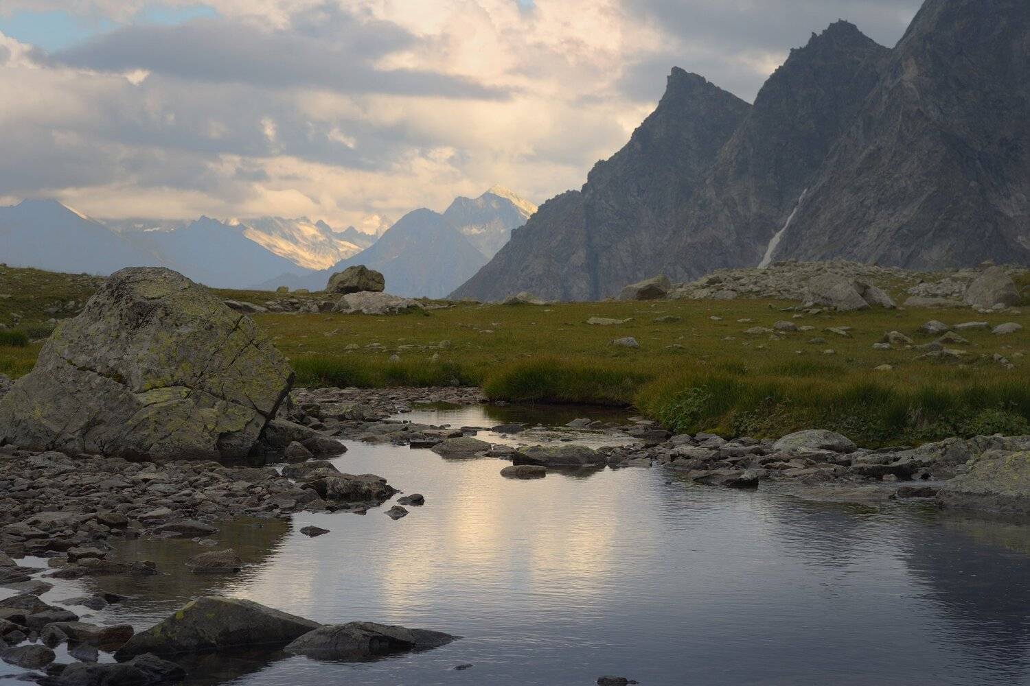 горы озеро кавказ хаджибей вечер, Александр Жарников