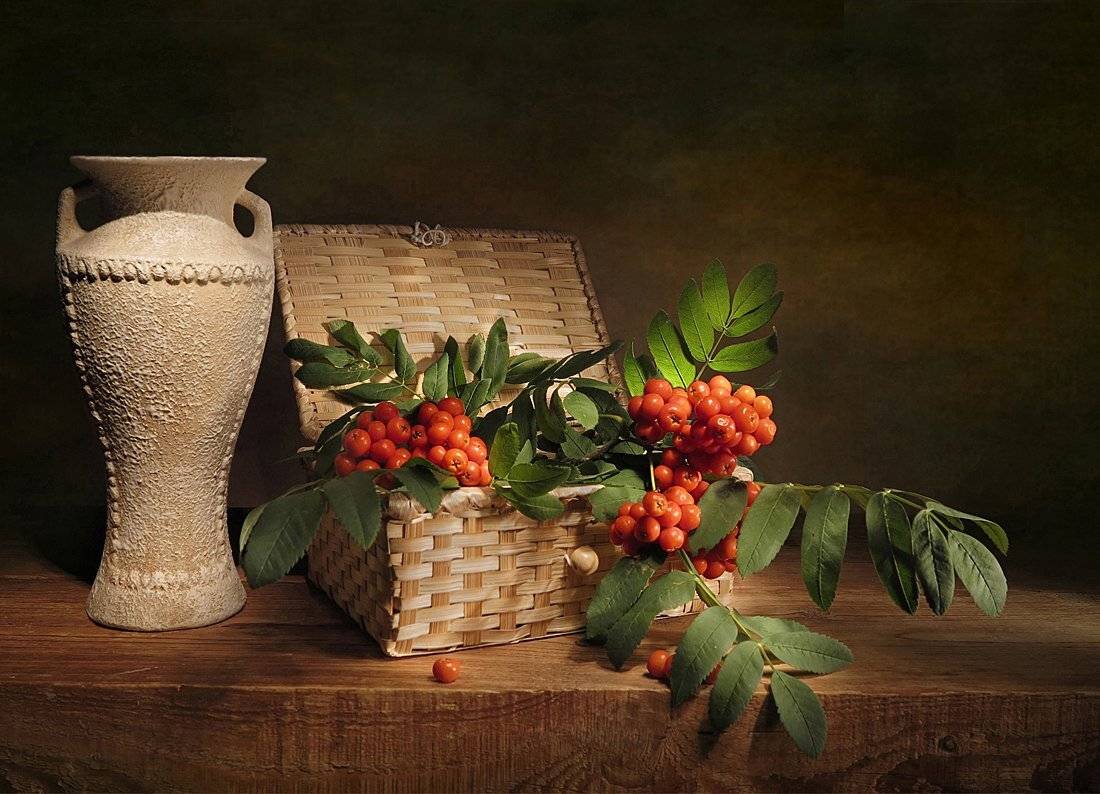 натюрморт,рябина,ваза,шкатулка, Алла Шевченко