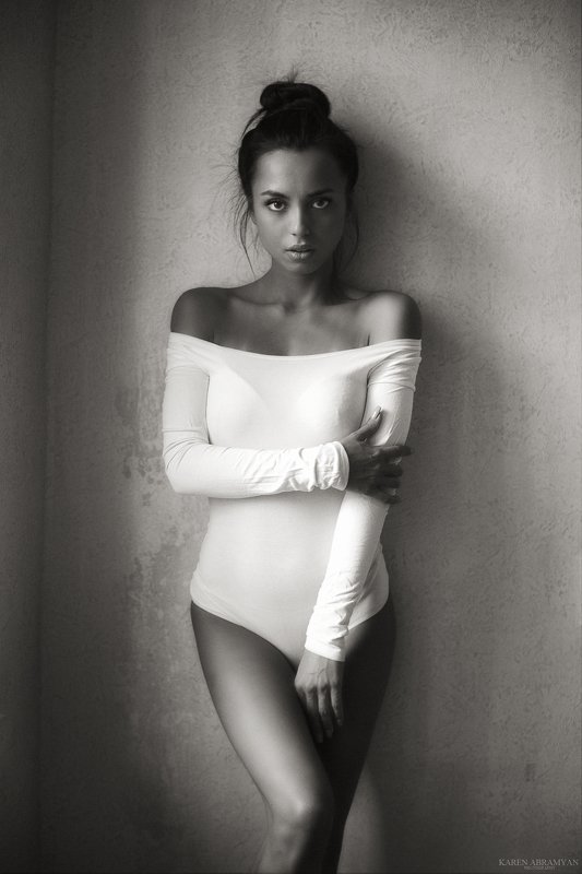 karenabramyan,portrait,art,picture,girl,dress,blackandwhite,dailyart,dailypic,sexy,cute,studio,nice,karenabramyanphotography Fashion sentence фото превью