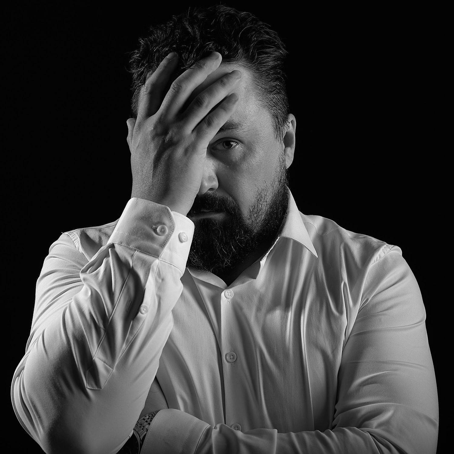 , Олег Погожих