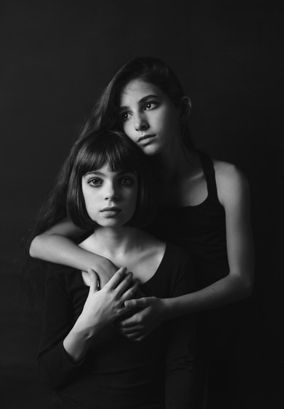 Sisters фото превью