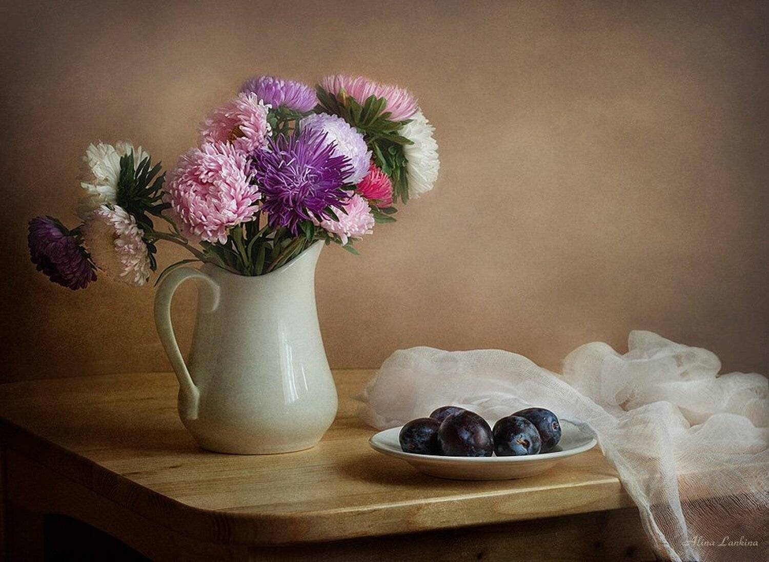 натюрморт, астры, слива, кувшин. фотонатюрморт, Alina Lankina