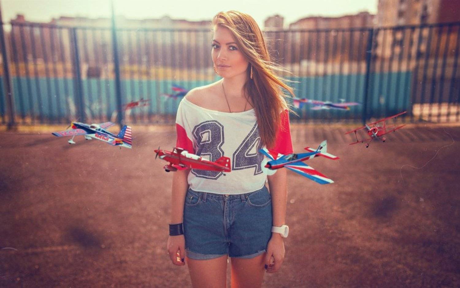 airplane, girl, самолеты, девушка, илина, летят, интересно, полет, в воздухе, самолётики, пролетают, взгляд, солнце, весна, Никита Остроумов