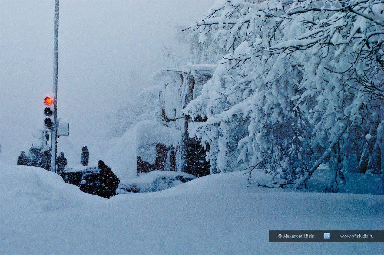 город, улица, метель, пурга, перекресток, светофор, Александр Лицис