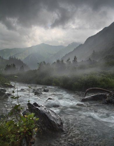 Во время грозы в горах.