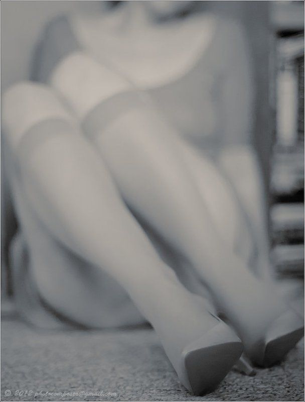 Knee highs... фото превью