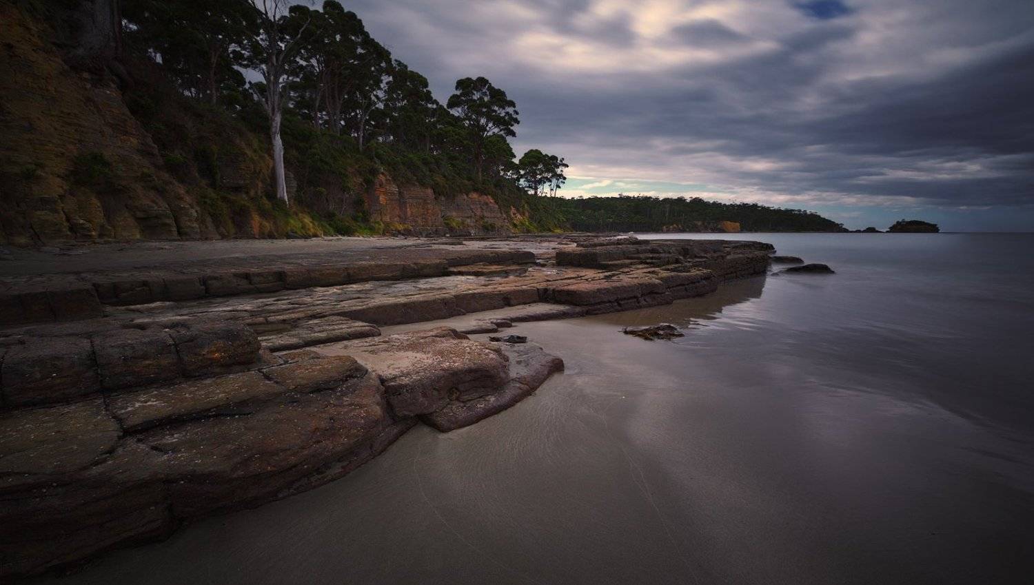tasselated pavement, tasmania, Inesa Hill