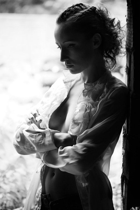 black and white, portrait, shadow Loneliness фото превью