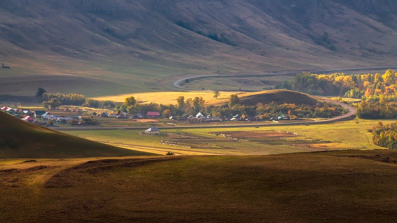 Дорога в осень фото превью