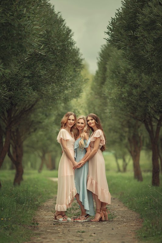 Сёстры фото превью