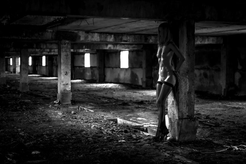 девушка, женщина, ню, черно-белое Крах фото превью