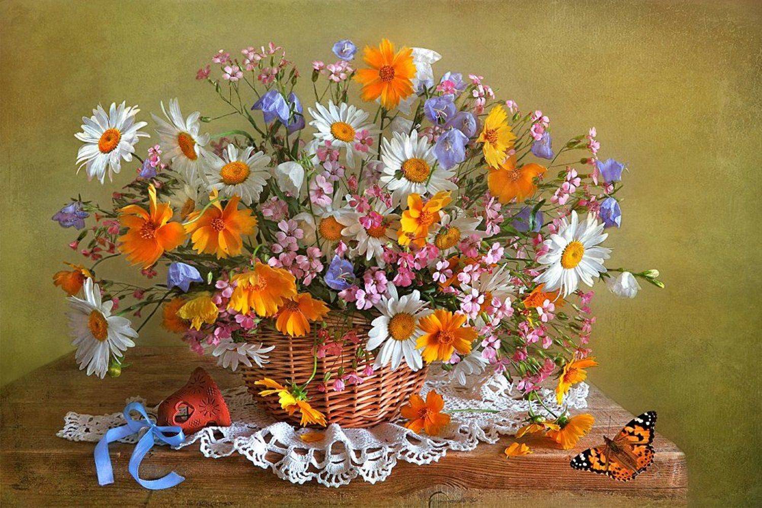 натюрморт,цветы.колокольчик,бабочка, Алла Шевченко