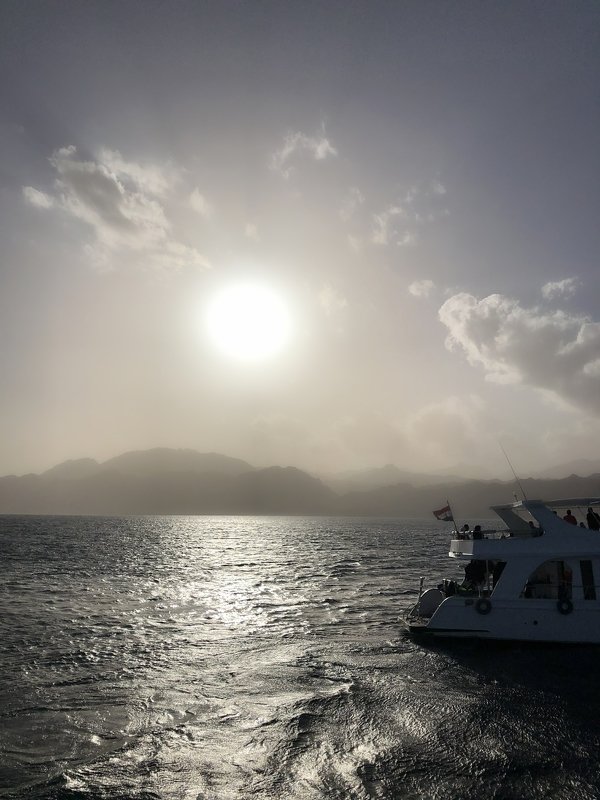 египет, красное море,рифы,горы,дахаб У берегов Дахаба фото превью