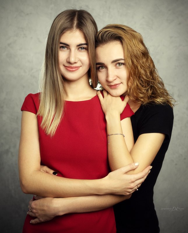 Сестры фото превью