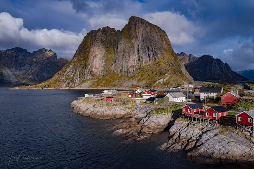 В лучах заходящего солнца