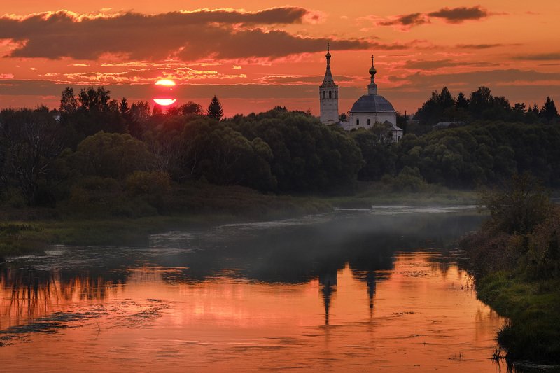 Красный закат фото превью