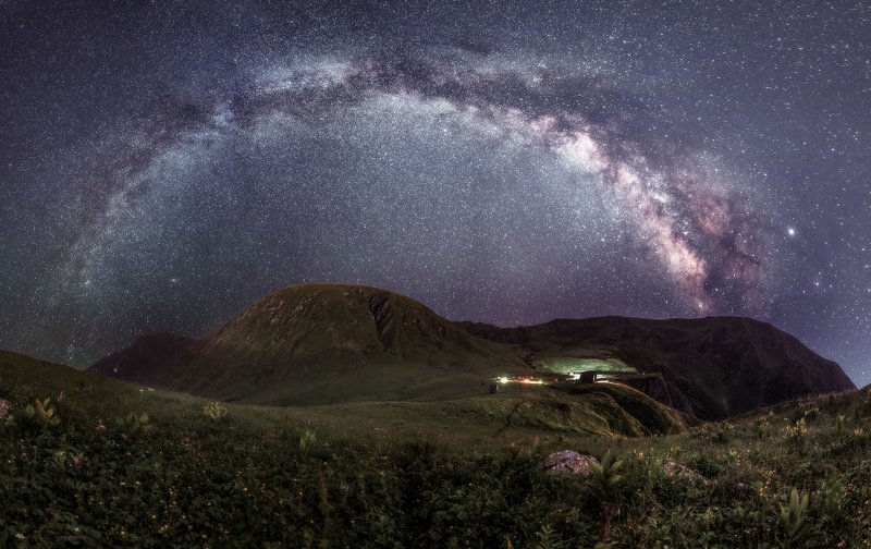 Сочи, горы, пейзаж, Красная Поляна, Бзерпский карниз, горы, лето, ночь, млечный путь Звездная арка фото превью