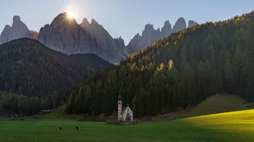 Самая фотографируемая церковь в Доломитах