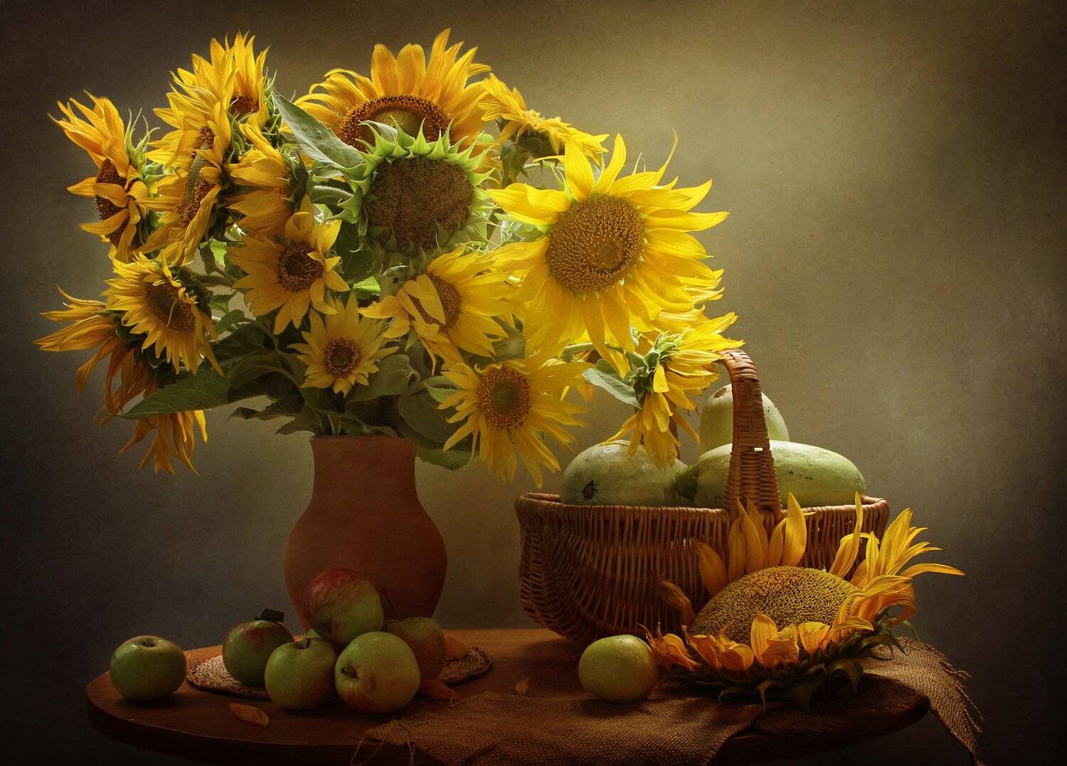 натюрморт, подсолнухи, корзина, яблоки, Ковалева Светлана