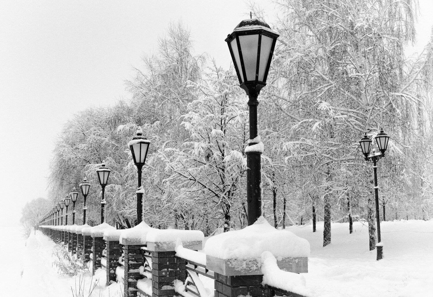 снег, набережная, снегопад, река, ограждение, Владимир Брагилевский