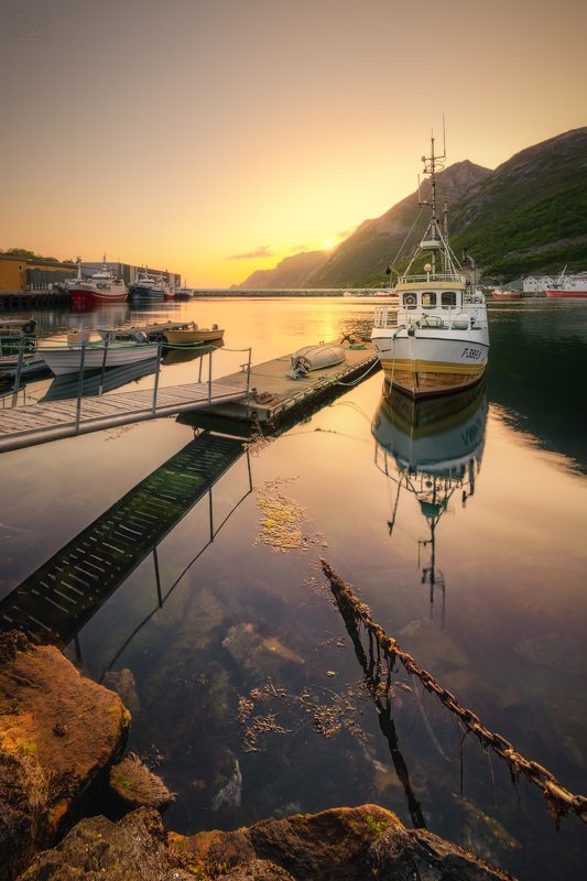 норвегия, сенья, senja, norway, рассвет, dawn, хусёй, husoy, корабли, рыбаки Рыбацкий городок Хусёй фото превью