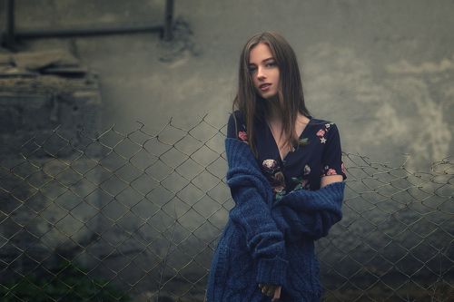 Аня.