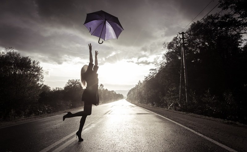 девушка, черно-белое, зонт К мечте фото превью