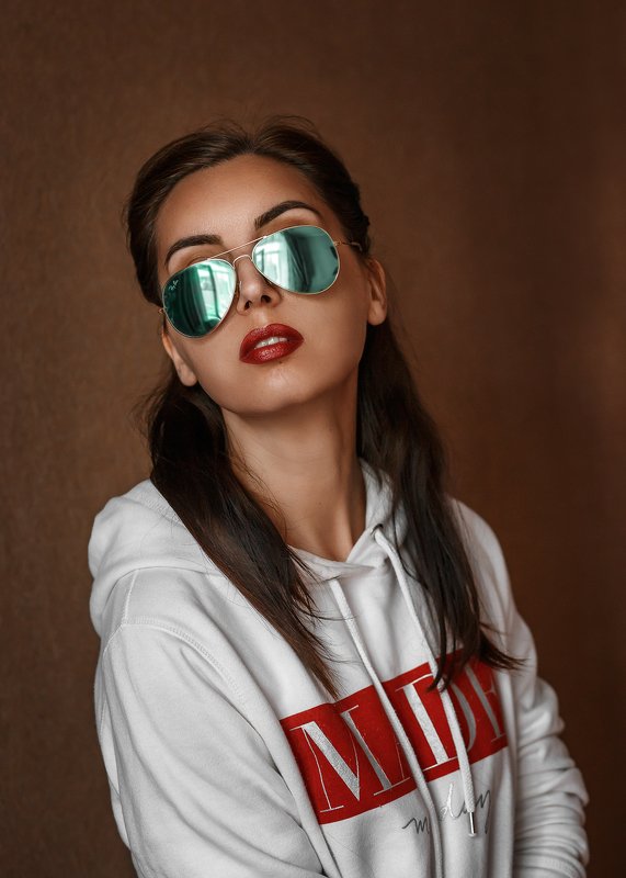 Автопортрет фото превью