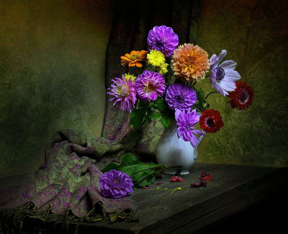 still life, натюрморт,цветы, хризантемы,астры, фото натюрморт, стихи, сентябрь,георгины, маки,осень, шаль, Колова Валентина