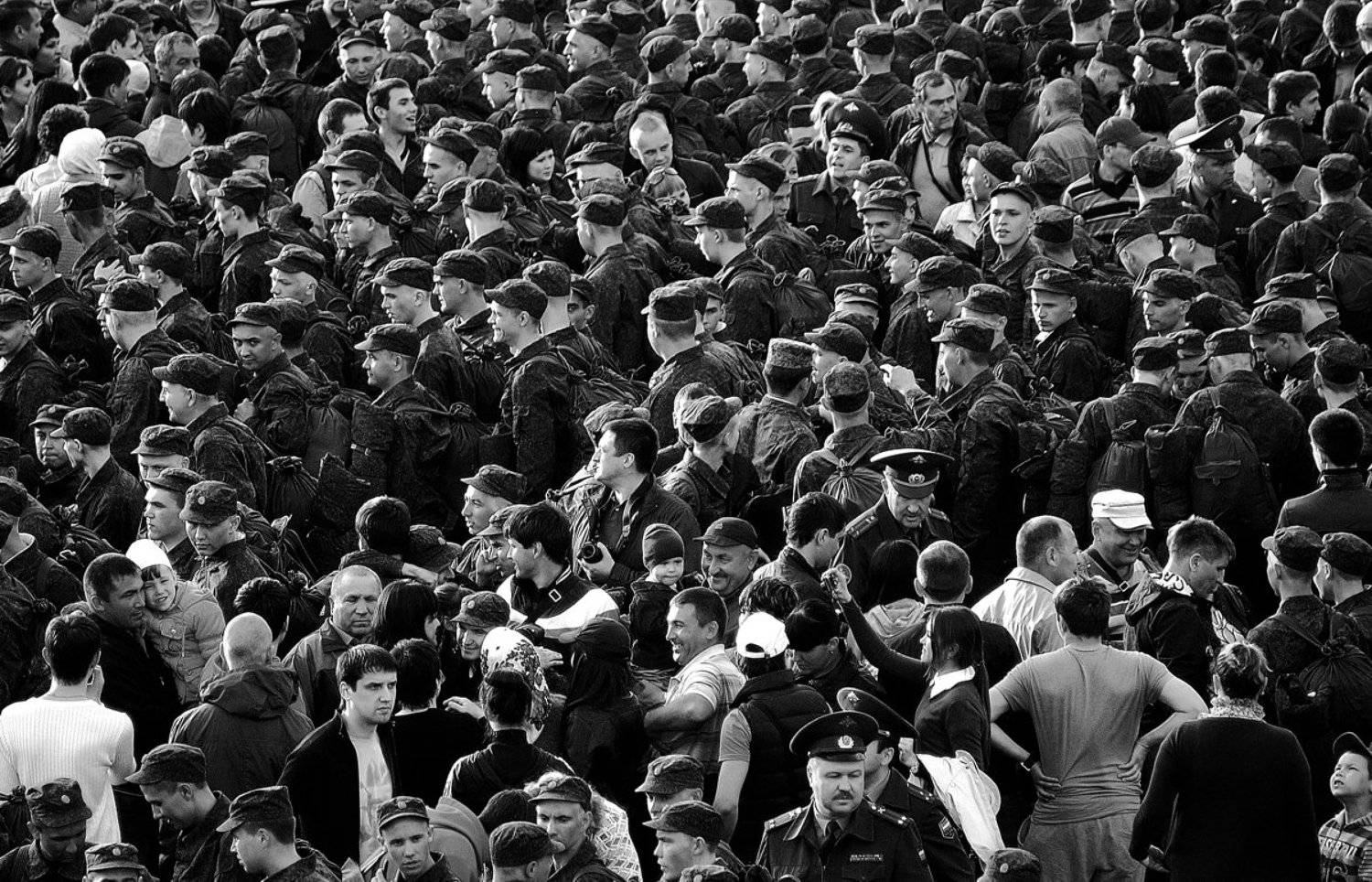 улица, люди, призыв, Алексей Серпов