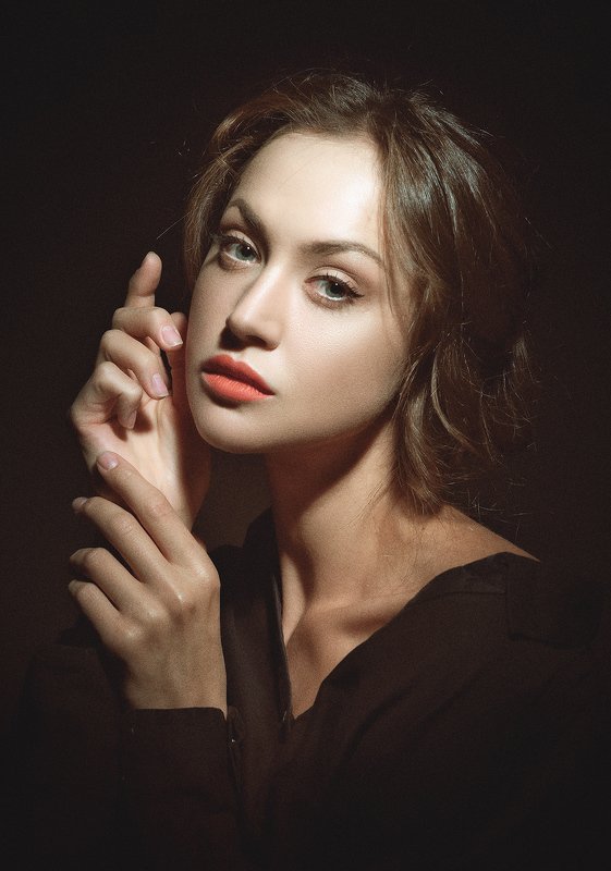 female, portrait, mood, sensuality, sexy, sensual, woman, drama, dramatic, shadows, adult, face, people, one, person, look, retro, picture, tenderness, mood, desire HIDEN IN THE SHADOWS фото превью