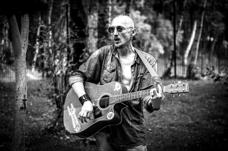 Гитарист фото превью