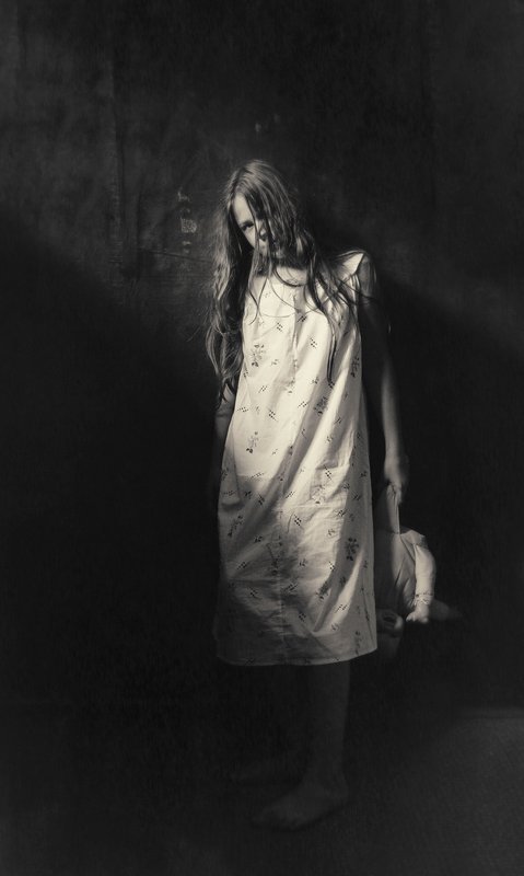 портрет, постановочная фотография, модель, фешн, евгений корниенко Девочка и кукла фото превью