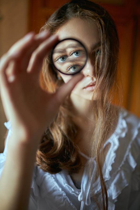 portrait, портрет, girl, brunette, портрет, призма, portraiture, indoor, девушка, молодость,июль, ламповый, retouch, ретушь, цвет, cinematic, поезд,train Anna фото превью