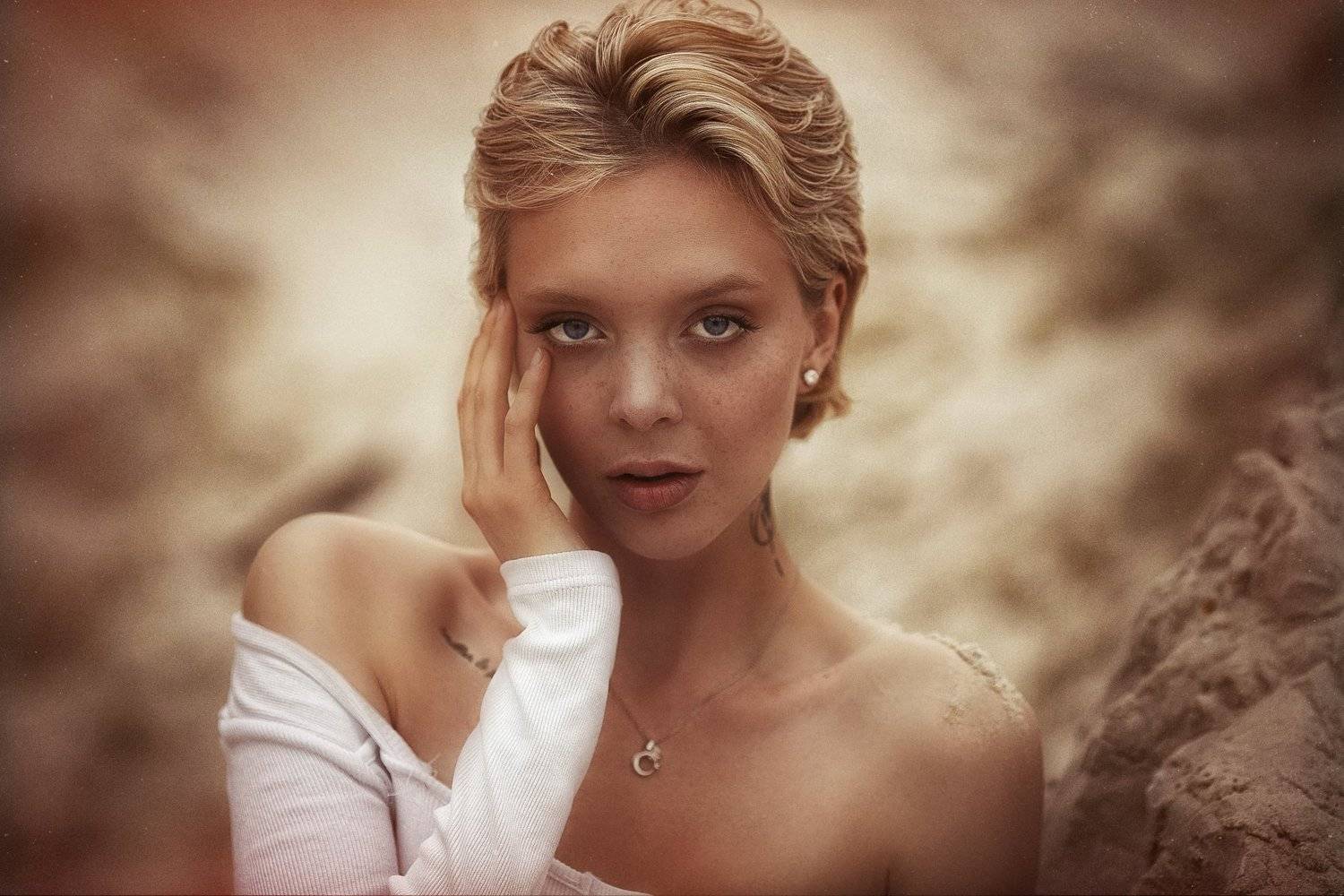 karenabramyan,portrait,art,picture,girl,dress,fashion,dailyart,dailypic,,cute,nice,karenabramyanphotography,style, Abramyan Karen