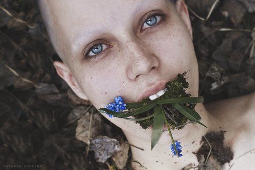 Как больно быть травою