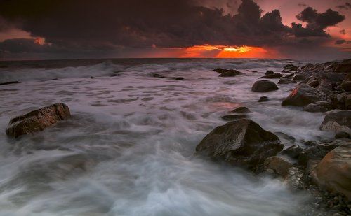 *Окрасило небо багрянцем..*))