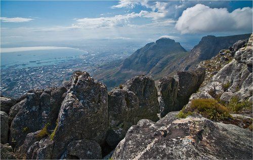 над городом