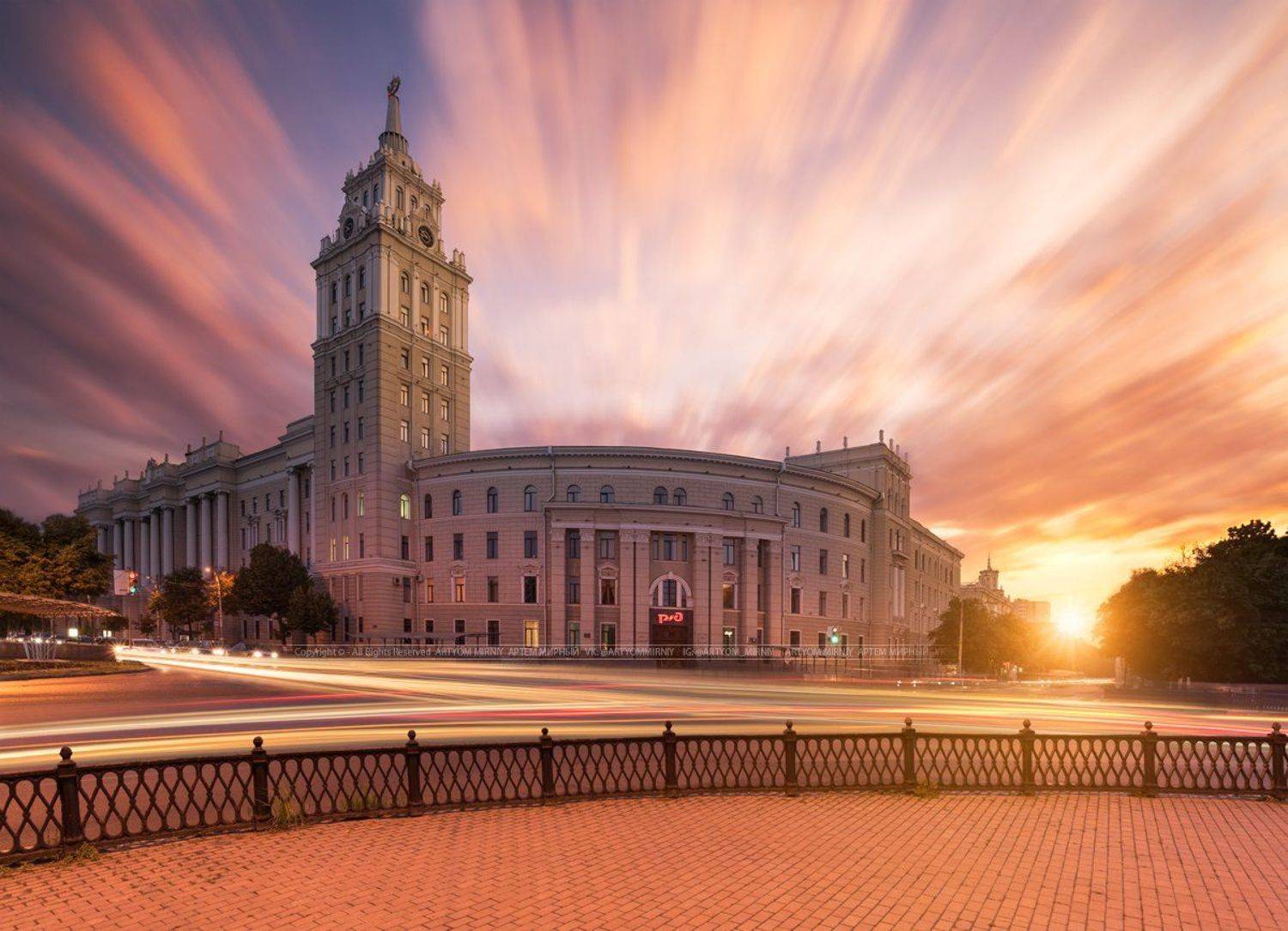 воронеж, россия, артем мирный, закат, рассвет, солнце, площадь, шпиль, блик, небо, облака, artyom mirniy, ювжд, железная, дорога, управление, восточная, ведута, каприччио,  фотограф, фотохудожник, цифровая, живопись, арт, capriccio, veduta, photoartist, Артём Мирный