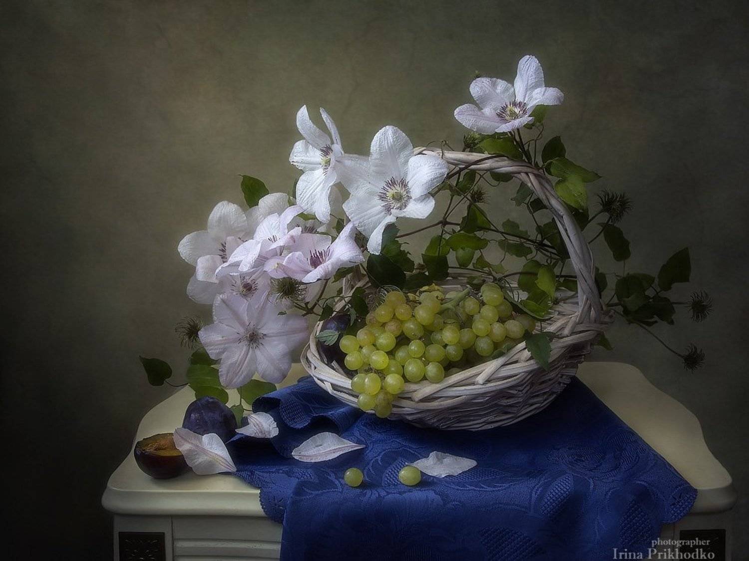 натюрморт, цветочный, виноград, корзина, винтажный, клематис, Ирина Приходько
